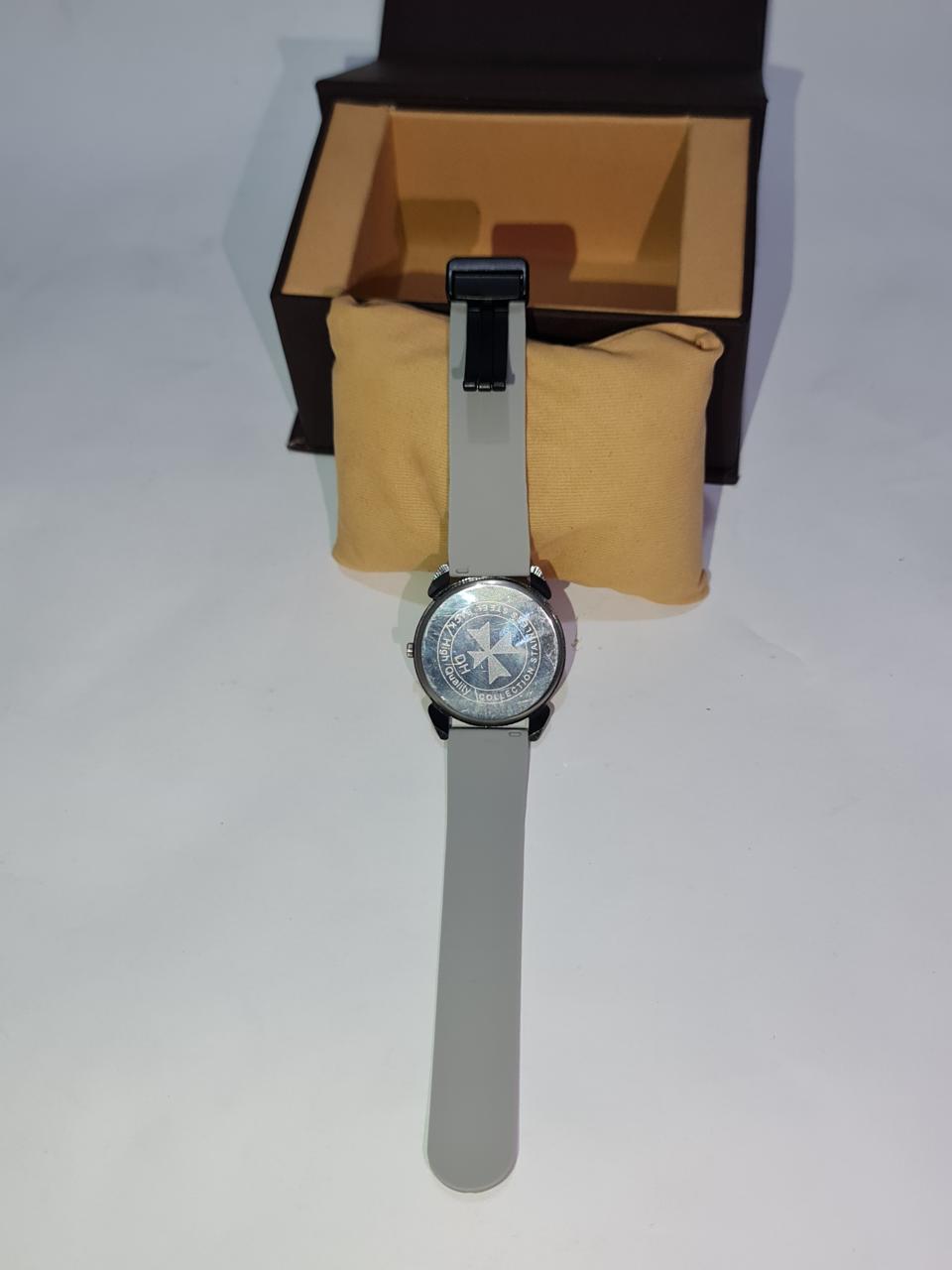 TOMI Magnetic Strap Watch for Men